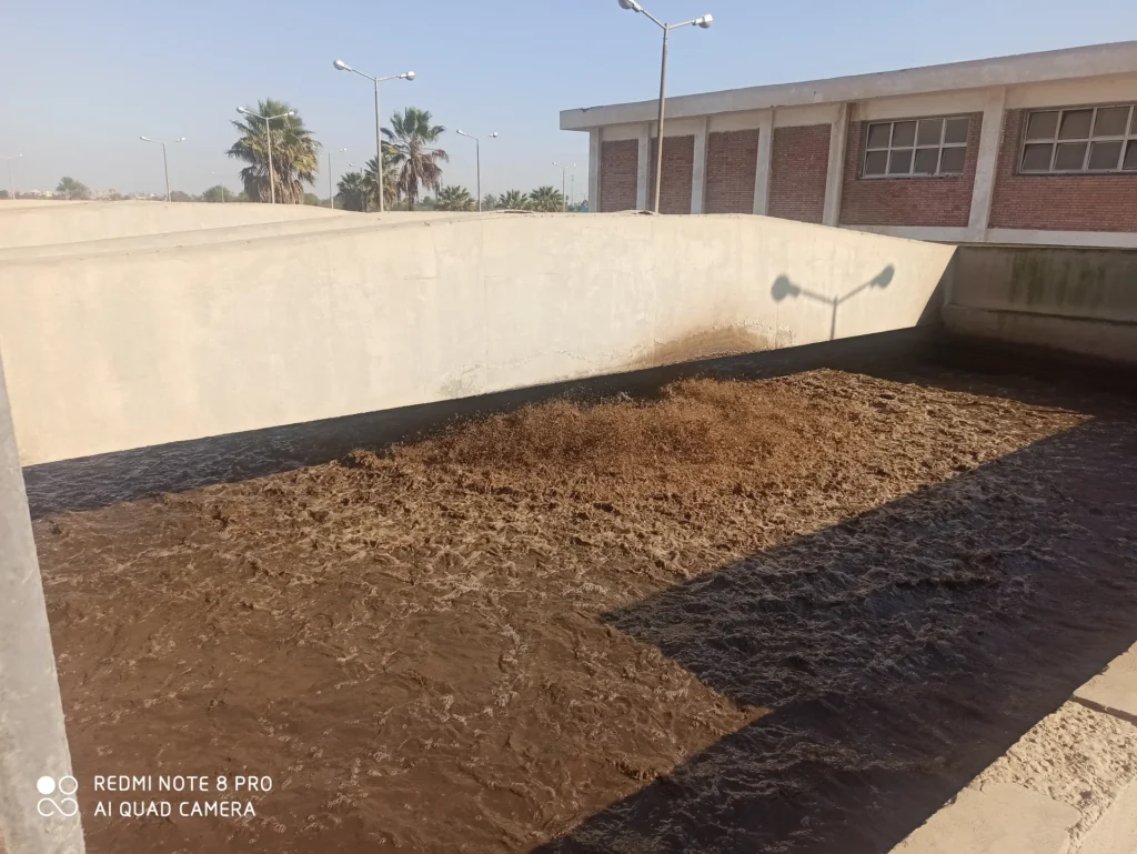 محطة معالجة الصرف الصناعي وأحواض المعالجة رقم 04